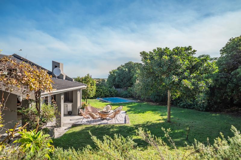 To Let 5 Bedroom Property for Rent in Crofters Valley Western Cape